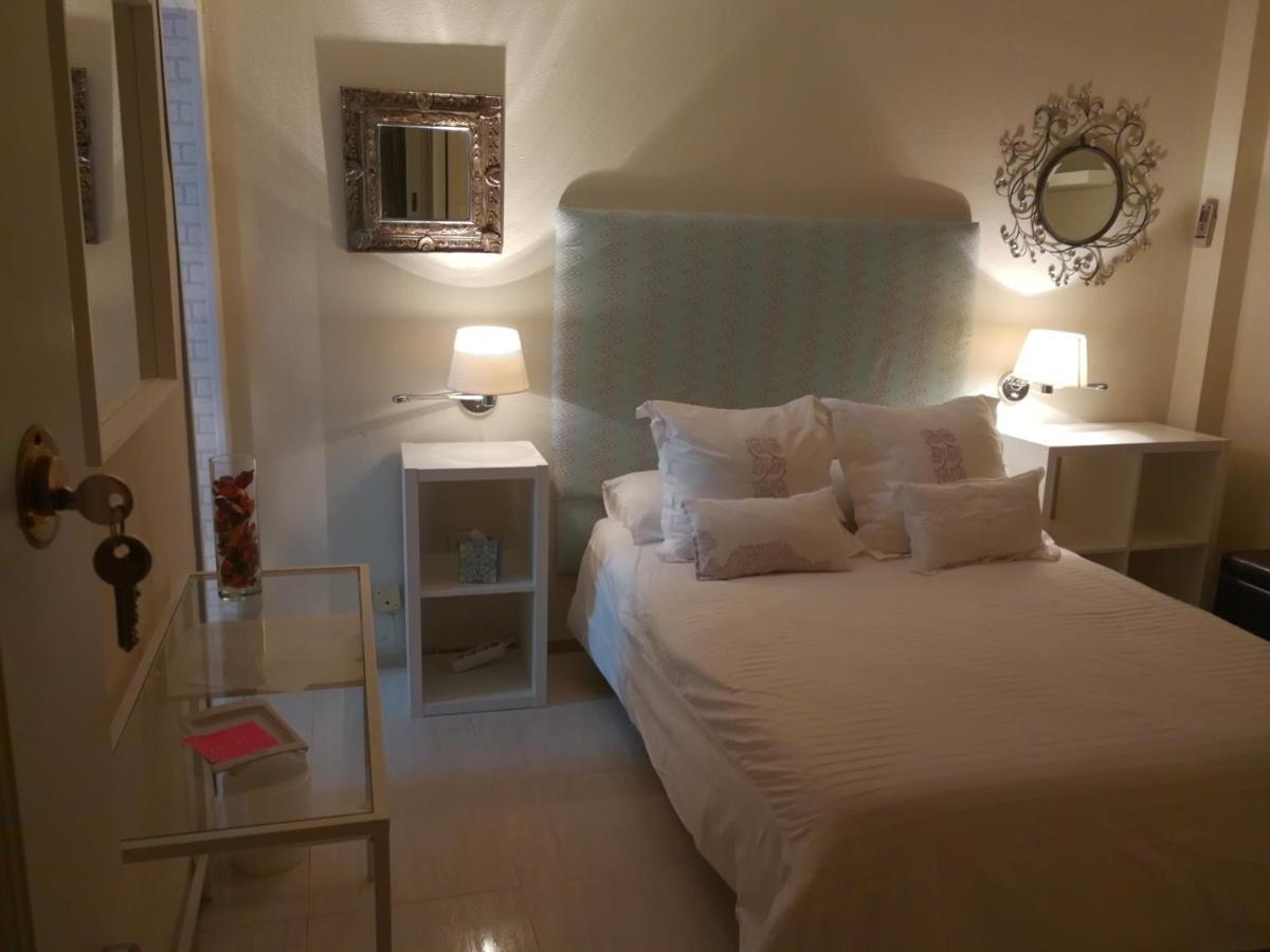 Apartamentos Flamenco B&B Séville Extérieur photo